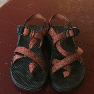 Chaco Sandals women’s size 6. Orange straps.